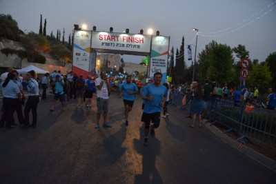 אירועי המכביה - תמונות ממרוץ הלילה במכביה ה-20 מרוץ הלילה מכביה ווינר ירושלים